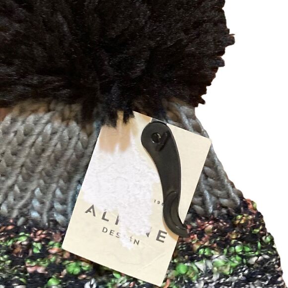 Alpine Design Black Beanie Hat, Women’s One Size, NWT - Picture 3 of 7